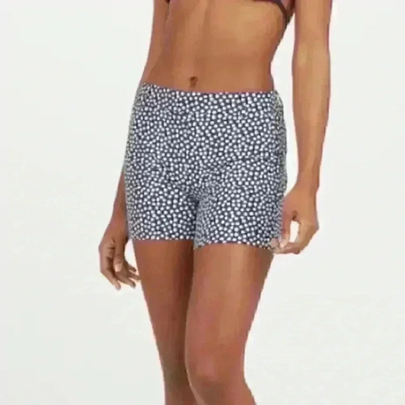 NWT SPANX Sunshine Shorts, 6" in navy pointed dot Sz M - Picture 3 of 7